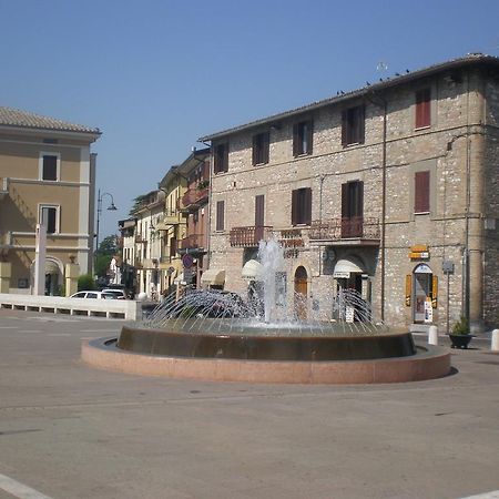 ホテル Piazza Degli Angeli アッシジ エクステリア 写真