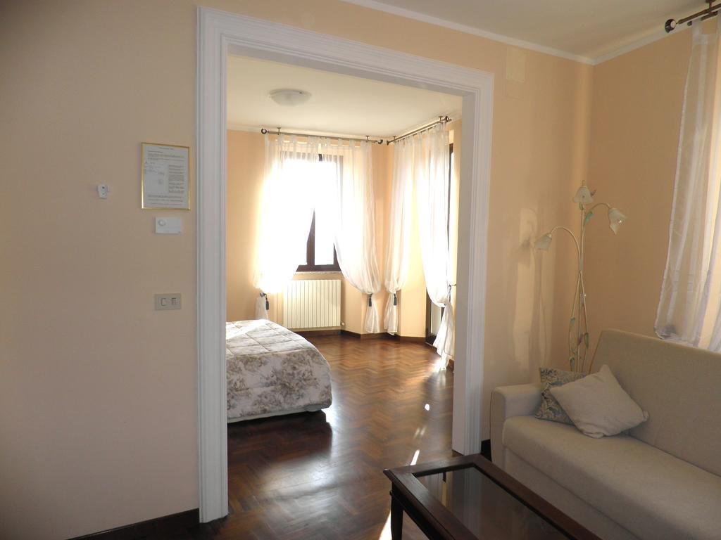 ホテル Piazza Degli Angeli アッシジ 部屋 写真