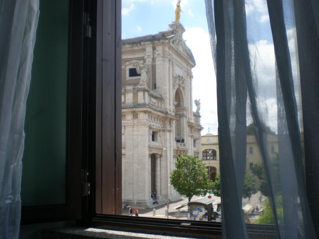 ホテル Piazza Degli Angeli アッシジ 部屋 写真